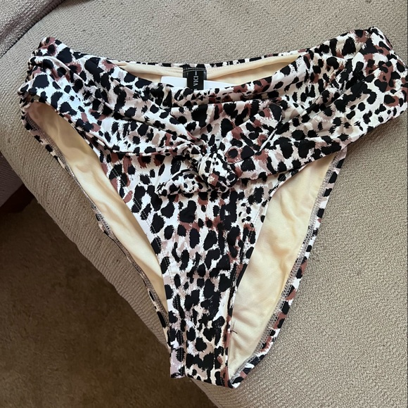 NWT Vici Dolls collection 2 piece swimsuit - Picture 4 of 4